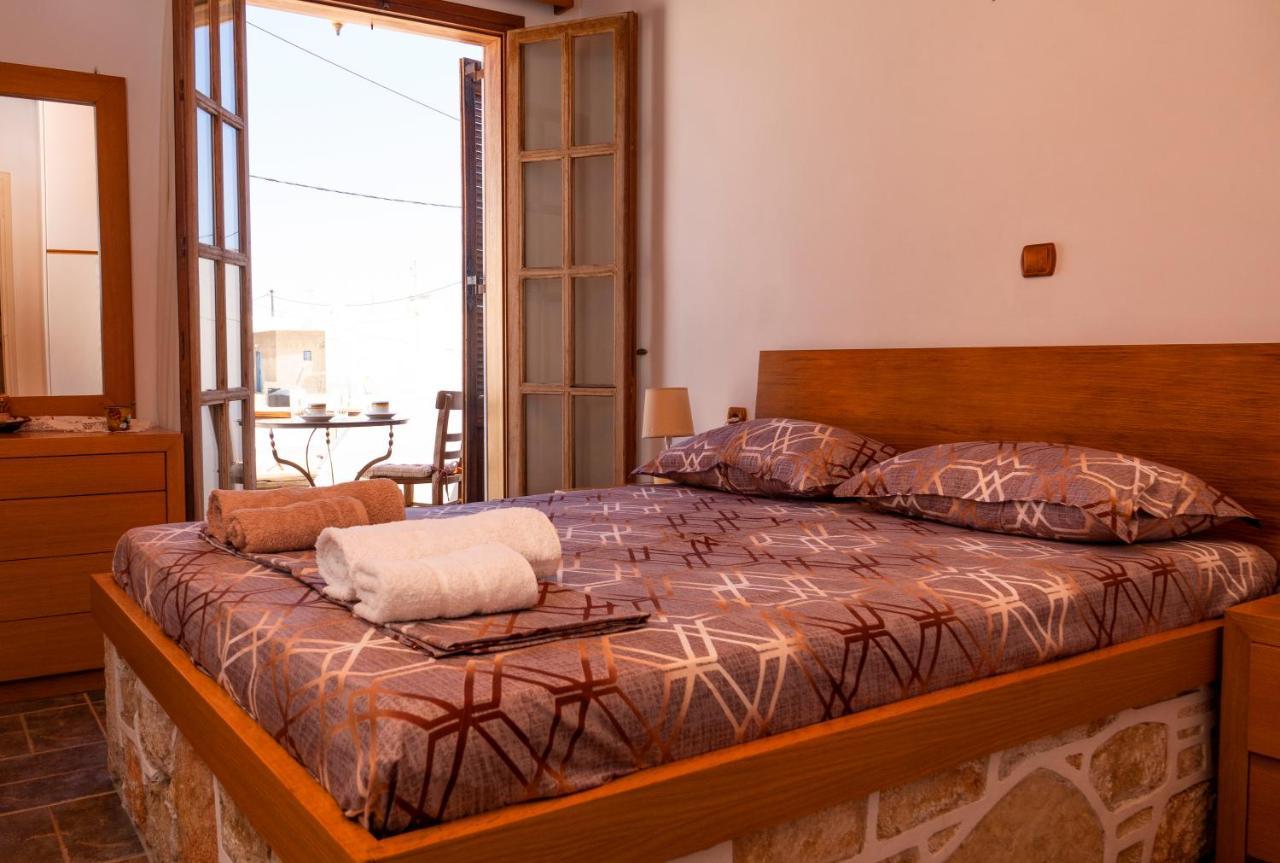 Holiday home Aspro House Folegandros Town