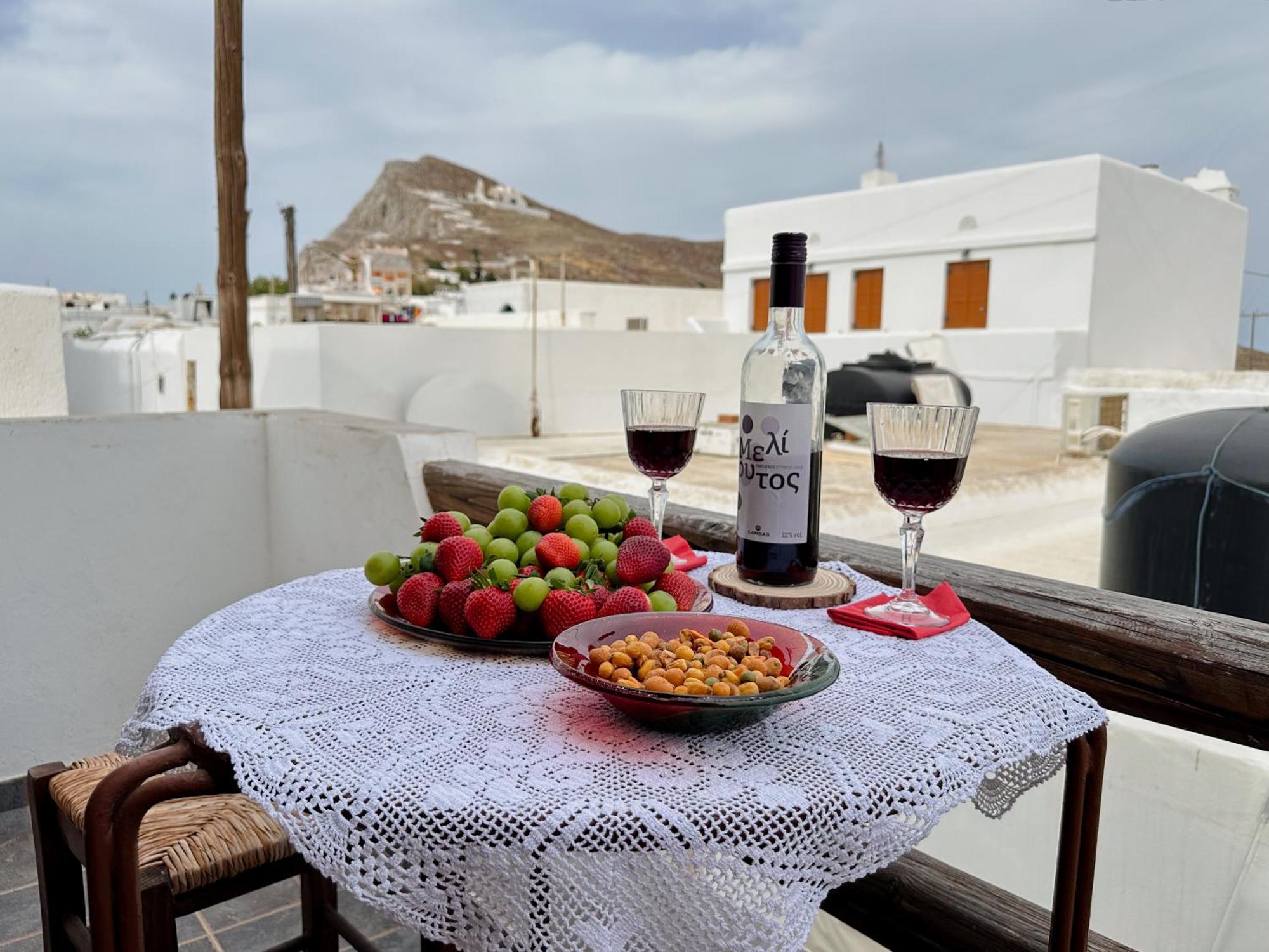 Aspro House Φολέγανδρος